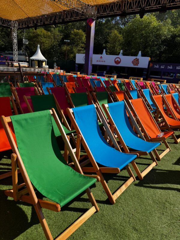 Renkli Şezlong Kiralama – A'dan Z'ye Ekipman Kiralama